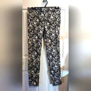 💙 H+M 💙 Floral Skinny Jeans